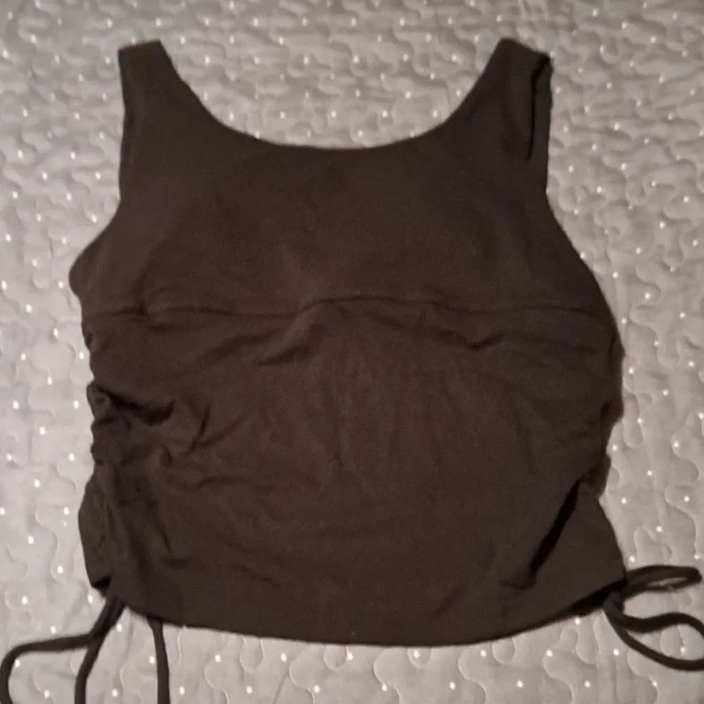 Love Tree black crop tank top size large